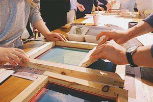 絲網(wǎng)印刷藝術玻璃工藝市場前景好